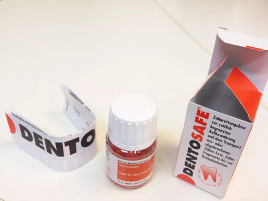 Zahn-Rettungsbox zur sicheren Aufbewahrung eines ausgeschlagenen Zahns – Soforthilfe bei Zahnunfällen in der ACC Zahnklinik Basel